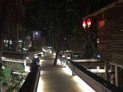 -天门沟九州驿站树上汤泉