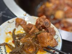 -三江鱼东北特色铁锅炖(骆驼店)