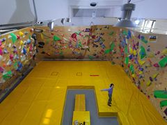 -问山MountQuest攀岩馆