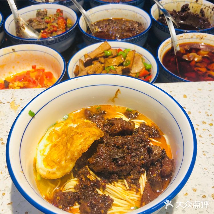 发现一家真正“鸡蛋面”，三个鸡蛋一斤面现做