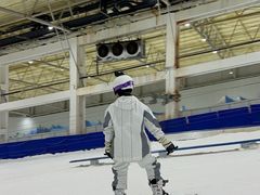 -乔波室内滑雪场