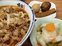 传统招牌猪肉面-顺溜·手工刀削面·黑金店(铜锣湾店)