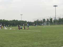 -Riverside河畔少儿足球培训(前滩店)