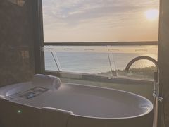 -三亚湾海居铂尔曼度假酒店