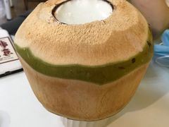 -志龙皇冠吃货椰子铺