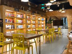 -新华里咖啡书吧(新华书店小寨店)