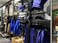 -ARC'TERYX始祖鸟(北京王府中环店)