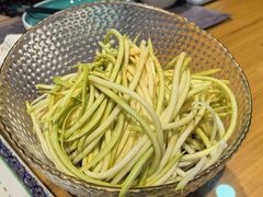 捞汁瓜丝-乡村馕坑肉·烧烤·新疆菜·本地人更爱吃(阿勒泰首店)