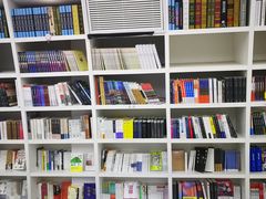 -钟书阁(松江泰晤士小镇店)