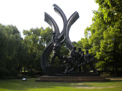39821694-上海市龙华烈士陵园