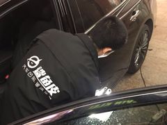 -鲨鱼皮汽车凹陷玻璃修复(静安店)