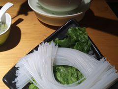 -洪氏嗨捞·广东猪肚鸡·椰子鸡火锅(西咸万象城店)