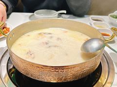 胡椒猪肚鸡-洪氏嗨捞·广东猪肚鸡·椰子鸡火锅(西咸万象城店)