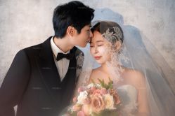 -雪中彩影婚纱摄影·微光艺术中心