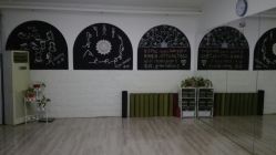 这里是上小班课的地方-瑜舍瑜伽连锁教室