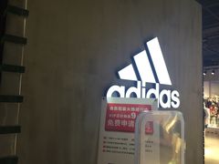 -adidas(正佳广场店)