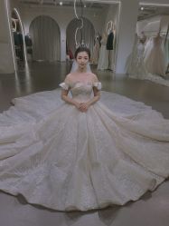 -艾米丽婚纱礼服