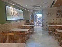 大堂-丽丽三鲜螺蛳粉(田林路店)
