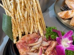 -围炉肉舍•炭烤活鳗•丹东海鲜烤肉(步行街店)