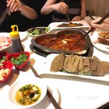 锅底还是心形的感觉是比较新派的火锅吧推荐品尝