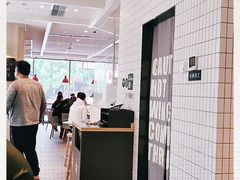 -肯德基(成山路地铁站店)