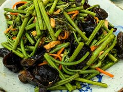 肉丝炒蕨菜-荷花酒家(体育中心店)