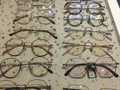 -宏宇眼镜蔡司依视路折扣店(兆佳眼镜城店)