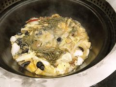 -粘豆包柴火铁锅炖