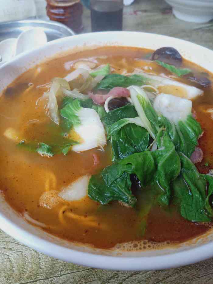 张府园大碗面(青岛路店)-"这一条街有很多面条店,各有特色.这家店.