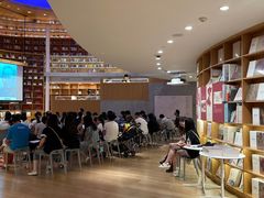 -新华文创·光的空间
