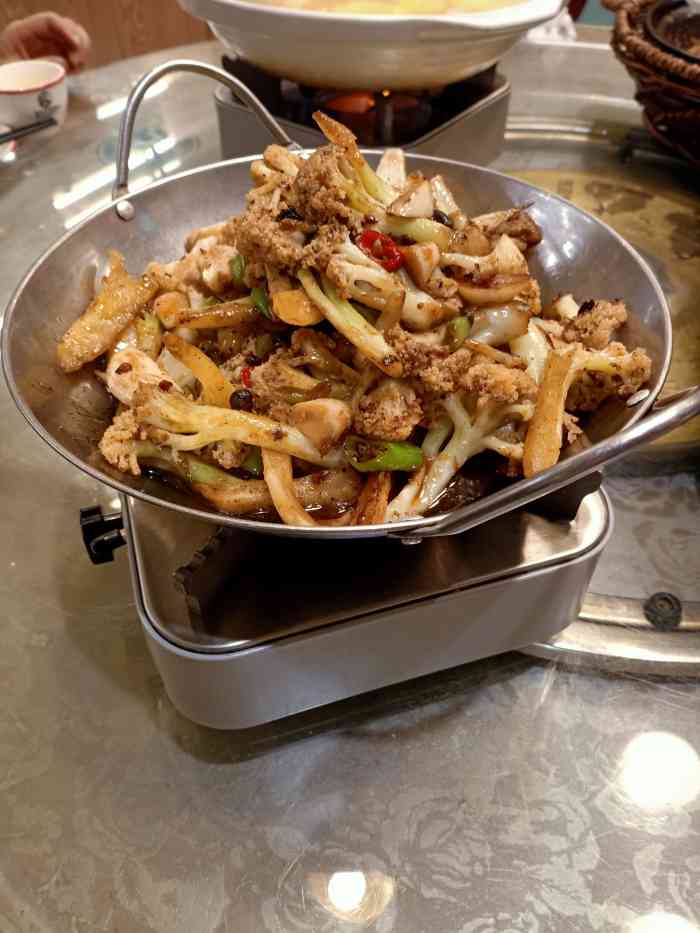 蒋先生菜馆(工业四路店)-"果然大年初一在外用餐是很尴尬的,十店九不.