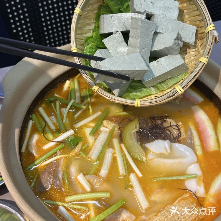 不愧是上海，韩国街上的这家糟粕醋火锅好吃😋惨了  