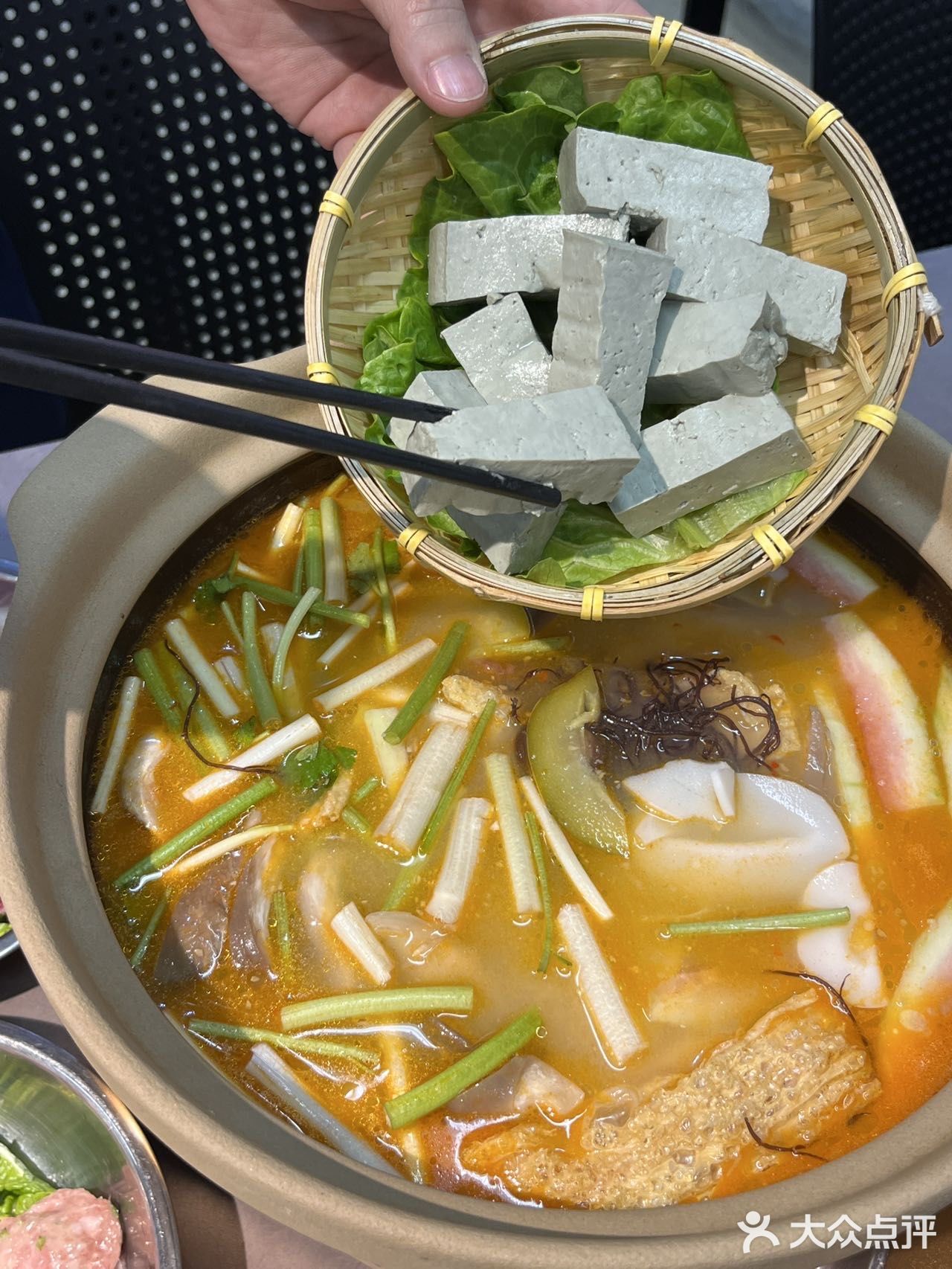 不愧是上海，韩国街上的这家糟粕醋火锅好吃😋惨了  