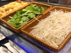-上海西藏大厦万怡自助餐厅(徐汇店)