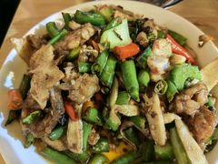 独门姜爆蛙-鸿顺老铁锅美蛙鱼府(解放碑店)