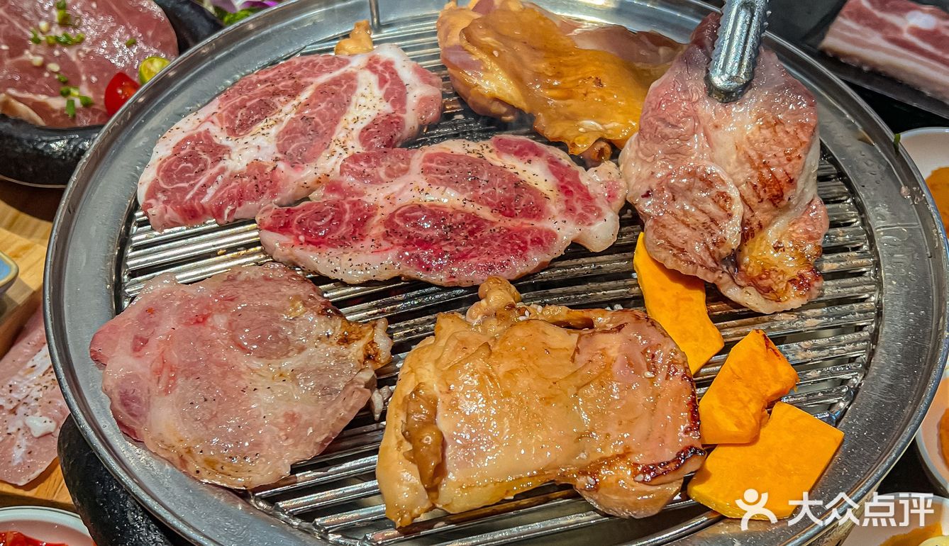 朋友带我吃的烤肉，做梦都在吧唧嘴[流泪]好香好香！