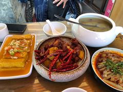 -隔壁老王·家常云南菜(花巷店)