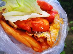 鸡蛋灌饼加煎蛋加烤肠加鸡柳-父子俩鸡蛋灌饼(角门店)