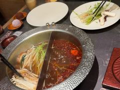 -牛YO寿喜烧·铁板烧和牛火锅自助(市府恒隆店)