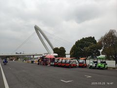 -南京眼步行桥
