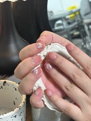 -芊屿芊浔美甲