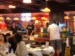 大堂-鲜入围煮花胶鸡海鲜火锅