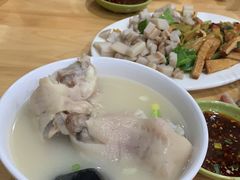 -雷祖芳老妈蹄花店