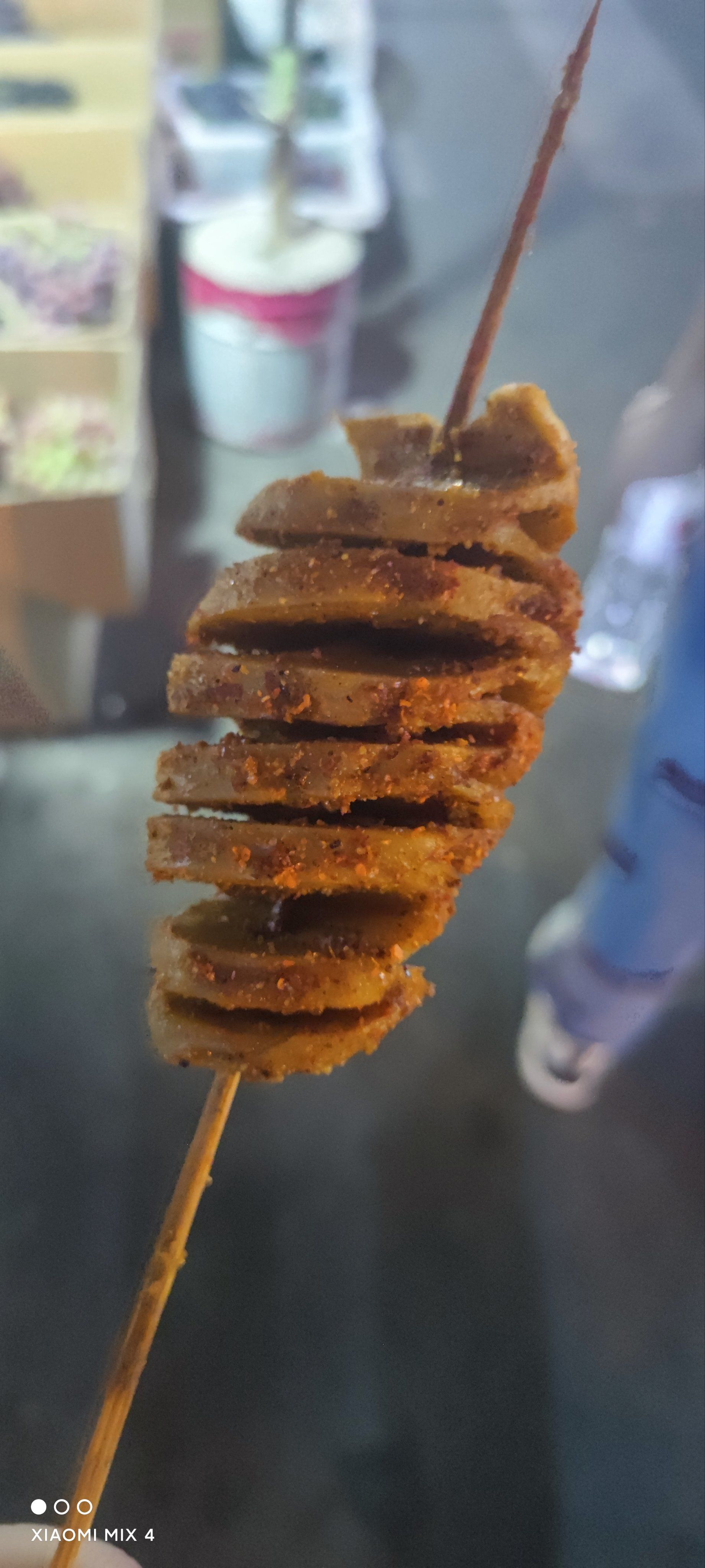 这个烤面筋,味道真的不错耶,就是辣子放多了