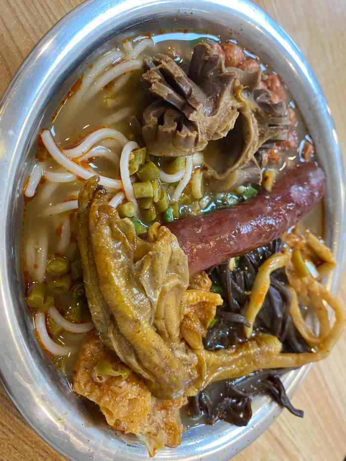 bigyang大羊螺蛳粉-"大羊真的从夏天火到现在正好在附近喝咖啡.