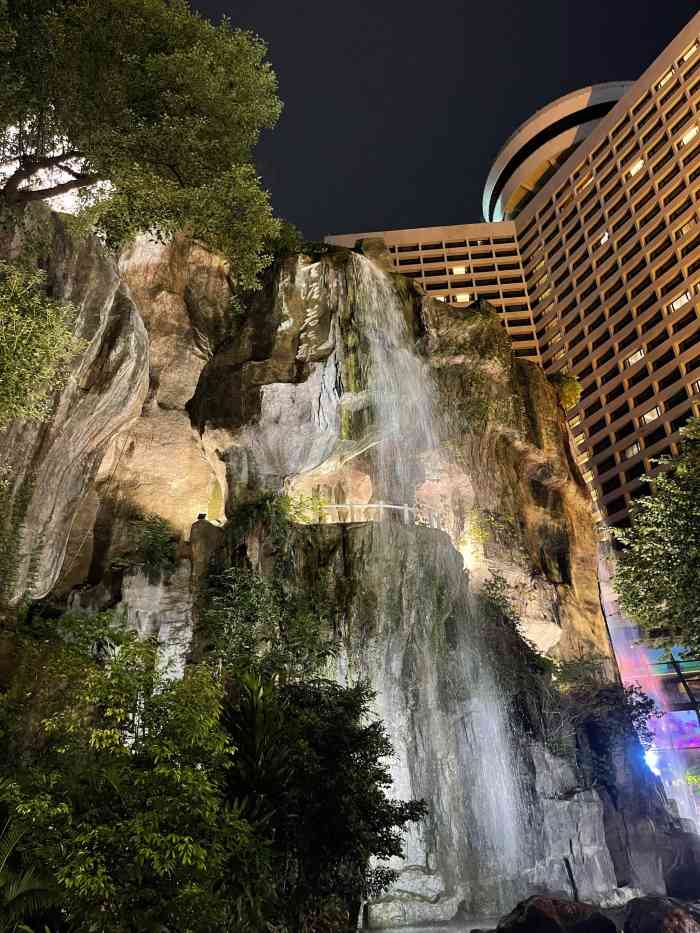 所以我为了好友活活等了两瀑布酒店广州花园酒店瀑布瀑布餐厅广州