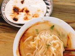 火烧粑粑-丽芹豆粉店