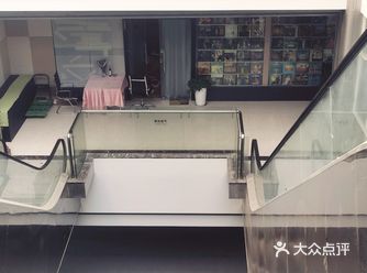 「聆翔文化」挺有意思的地方，周末两天连着去呆了一下午