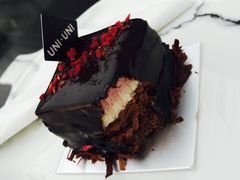 -UNI UNI(环亚凯瑟琳店)