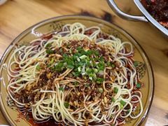 -一品红烧鸭特色川菜(三岔湖店)